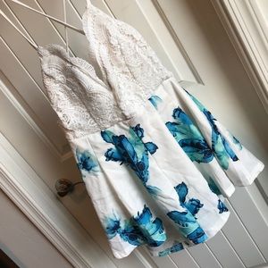 Floral Lace Vneck Short Romper Open Back